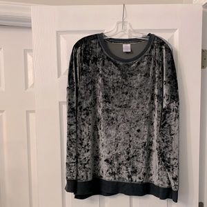 💗5/$15 Secret Treasure crush texture lounge top in slate grey.